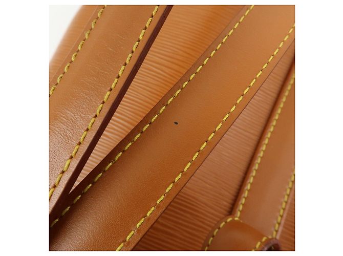 Borsa a tracolla Louis Vuitton Epi Randonnee PM Zipang Gold M52358 - vista 8