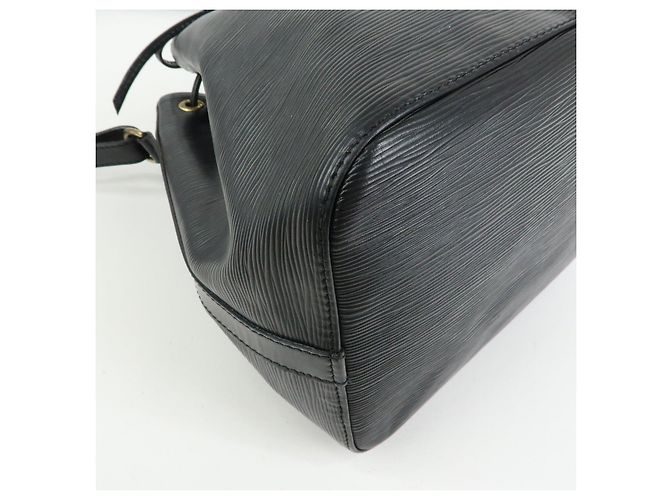 Noe Louis Vuitton Borsa a tracolla Petit Noé in pelle Epi Noir Black M59012 - vista 11