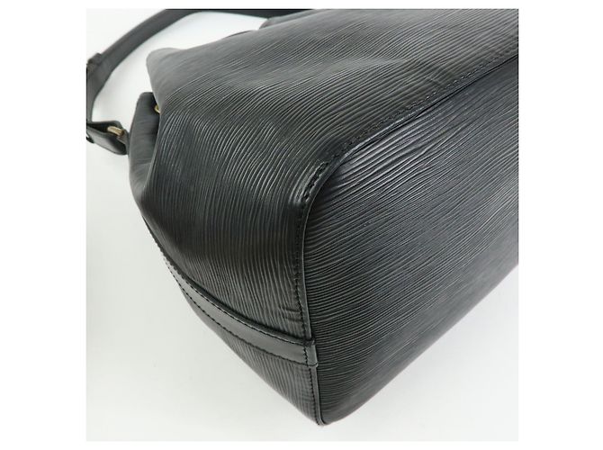Noe Louis Vuitton Borsa a tracolla Petit Noé in pelle Epi Noir Black M59012 - vista 13