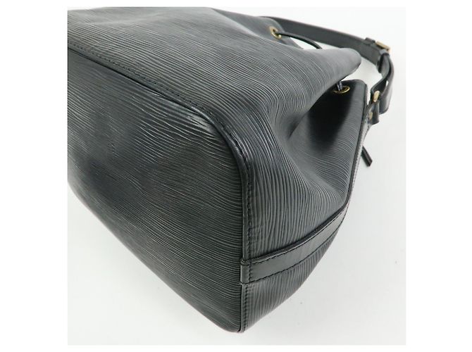 Noe Louis Vuitton Borsa a tracolla Petit Noé in pelle Epi Noir Black M59012 - vista 14
