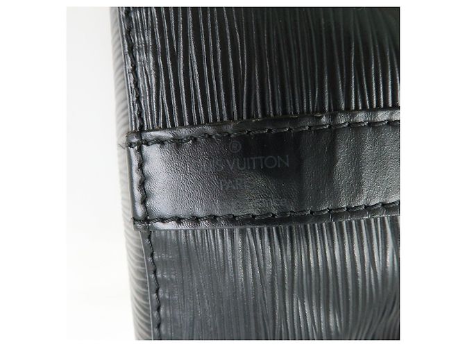 Noe Louis Vuitton Borsa a tracolla Petit Noé in pelle Epi Noir Black M59012 - vista 22
