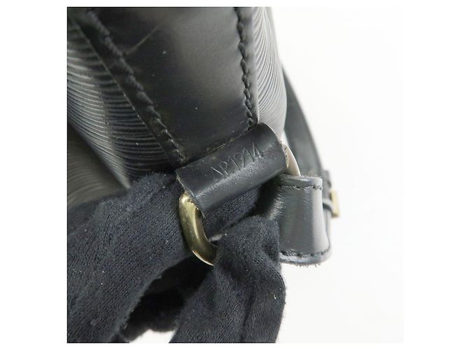 Noe Louis Vuitton Borsa a tracolla Petit Noé in pelle Epi Noir Black M59012 - vista 23