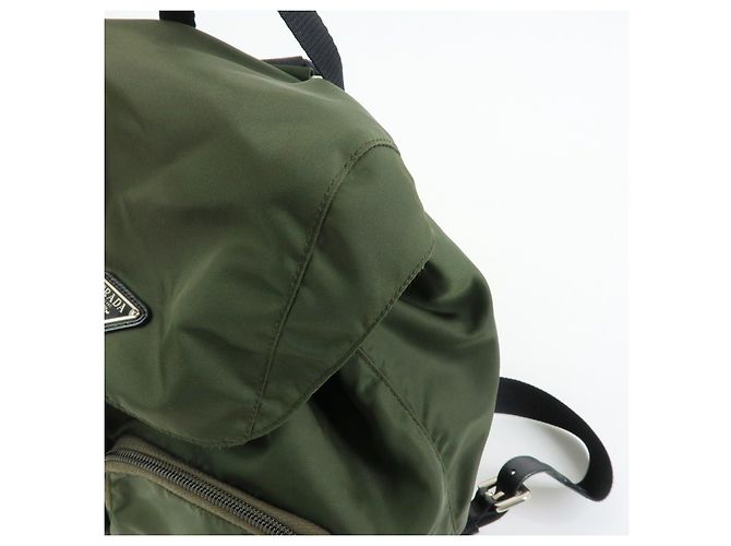 PRADA Rucksack aus Nylon und Saffiano-Leder mit Triangle-Logo Khaki 1BZ005 - Ansicht 12