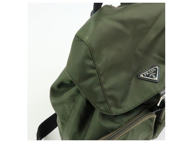 PRADA Rucksack aus Nylon und Saffiano-Leder mit Triangle-Logo Khaki 1BZ005 - Ansicht 13