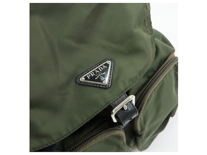 PRADA Rucksack aus Nylon und Saffiano-Leder mit Triangle-Logo Khaki 1BZ005 - Ansicht 14