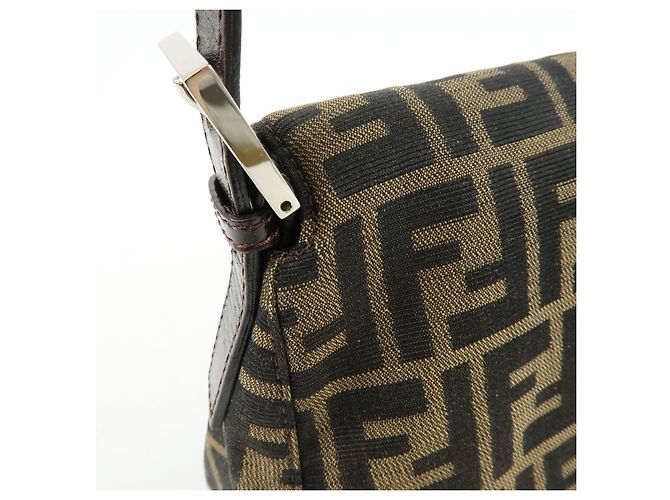FENDI Zucca Mamma Baguette Borsa a tracolla in tela e pelle Marrone 26325 - vista 17
