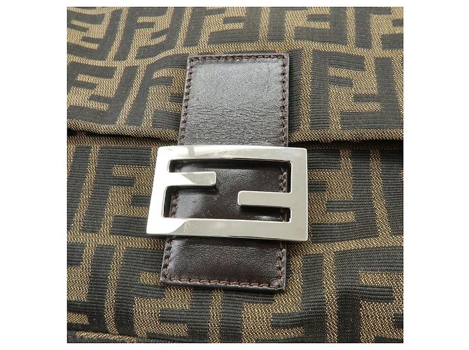 FENDI Zucca Mamma Baguette Borsa a tracolla in tela e pelle Marrone 26325 - vista 19