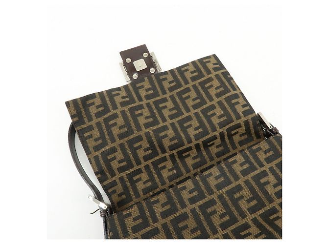 FENDI Zucca Mamma Baguette Borsa a tracolla in tela e pelle Marrone 26325 - vista 20