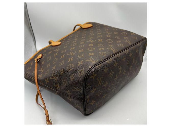 Louis Vuitton Neverfull Monogram Canvas MM - view 6