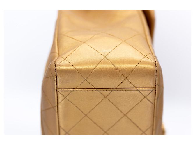 Chanel Vintage Jumbo Maxi Flap 34 cm – Gold Metallic – Gold Hardware - vista 9