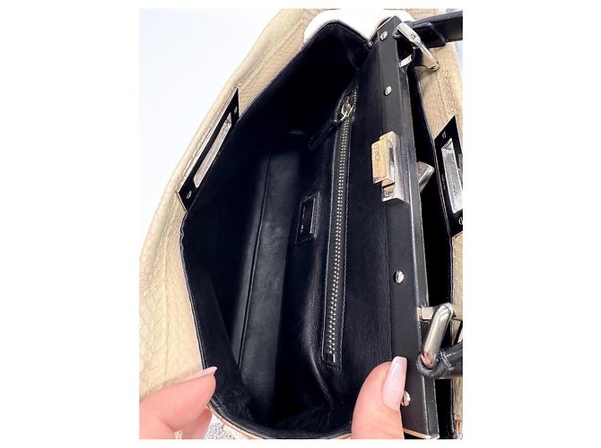 Fendi Peekaboo 34 cm – Pythonleder – Creme/Schwarz – Silberfarbene Hardware – inkl. Schultergurt - Ansicht 16