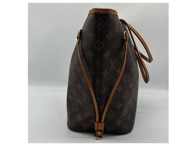 Louis Vuitton Neverfull Monogram Canvas MM - vista 3