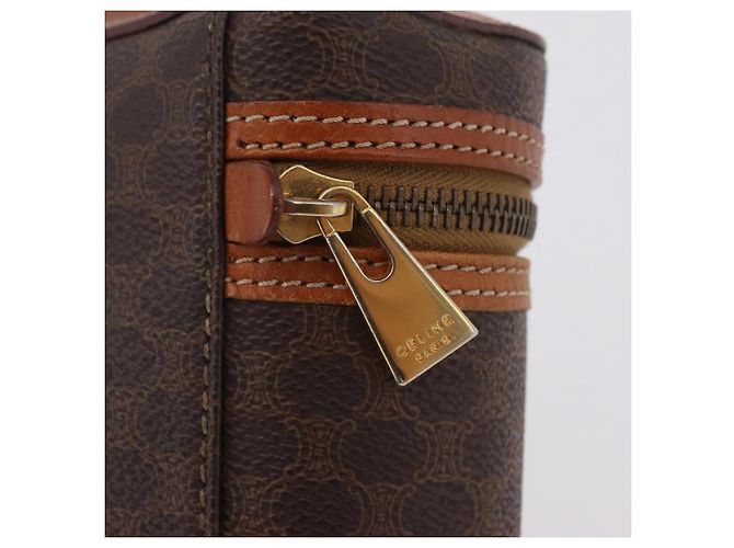 Céline CELINE Macadam Canvas Vanity Pouch PVC Brown Gold Auth 207156 - Jerrillo - vista 14