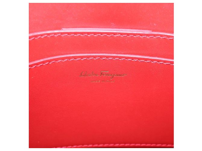 Salvatore Ferragamo Gancini Studio Bag Leather 2way Red Gold Auth 208047A - Jerrillo - vista 17