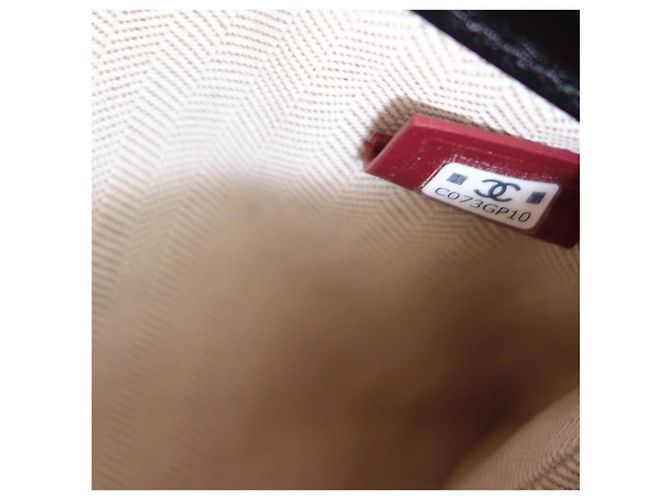 Chanel 2026 Steppleder Clutch mit Kette - Ansicht 10