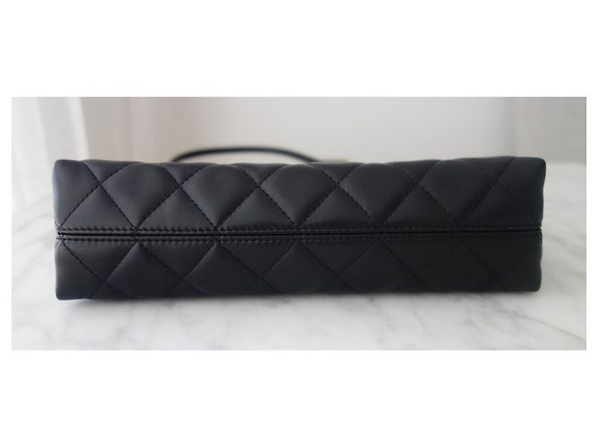 Chanel 2026 Steppleder Clutch mit Kette - Ansicht 3