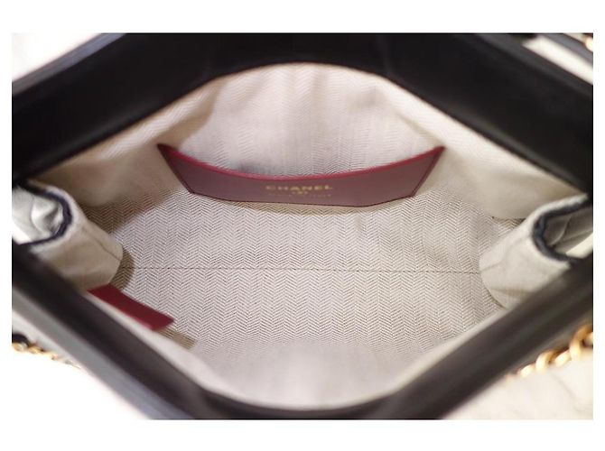 Chanel 2026 Steppleder Clutch mit Kette - Ansicht 8