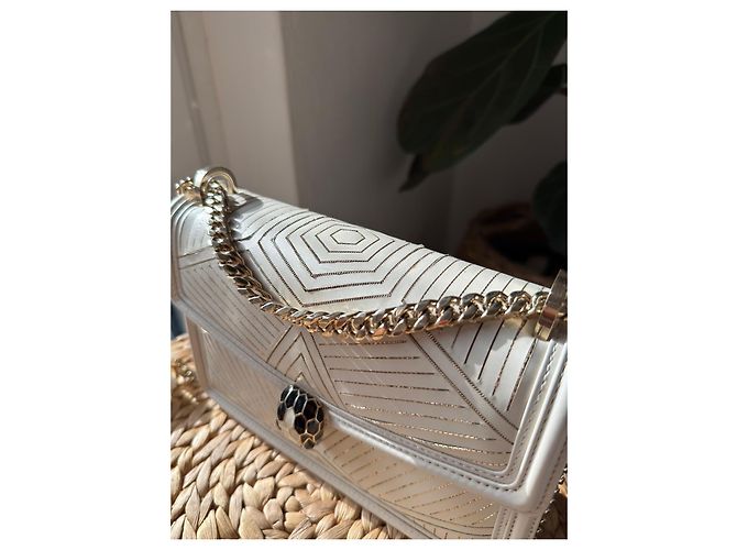 Bulgari Bvlgari Serpenti Forever Schultertasche aus weißem Leder - Ansicht 5