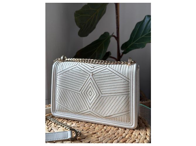Bulgari Bvlgari Serpenti Forever Schultertasche aus weißem Leder - Ansicht 7