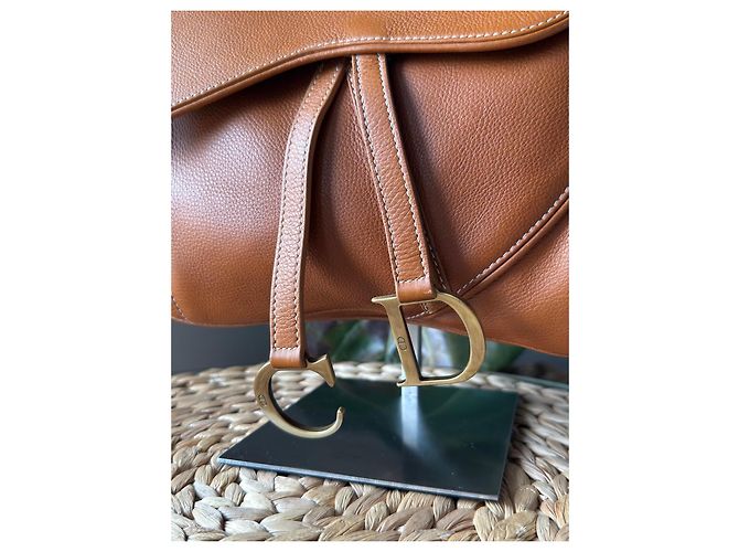 Bolsa Dior Saddle em couro castanho - vista 2