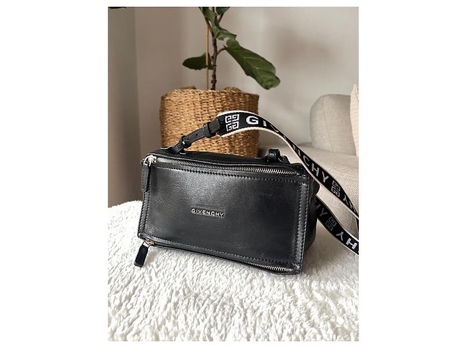 Bolsa de ombro Givenchy em couro preto - vista 2
