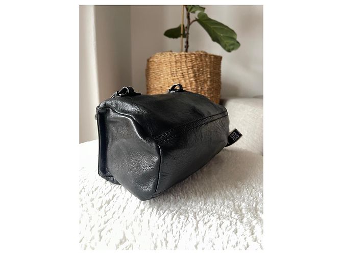 Bolsa de ombro Givenchy em couro preto - vista 3