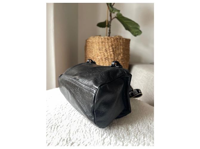 Bolsa de ombro Givenchy em couro preto - vista 4