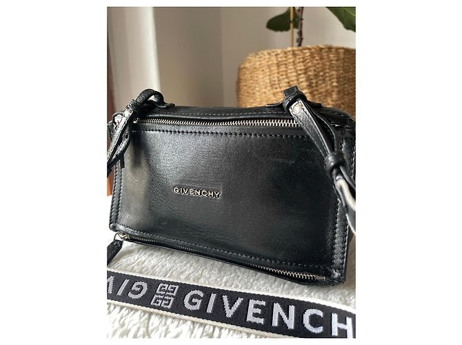 Bolsa de ombro Givenchy em couro preto - vista 6