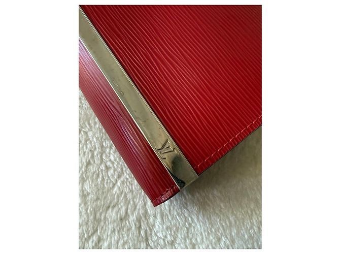 Louis Vuitton Pochette Cluny in pelle Epi rossa - vista 2