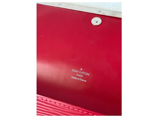 Louis Vuitton Pochette Cluny in pelle Epi rossa - vista 8