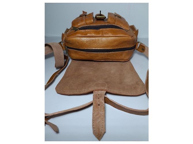 Autre Marque Borsa a tracolla in pelle marrone con tasche - vista 6