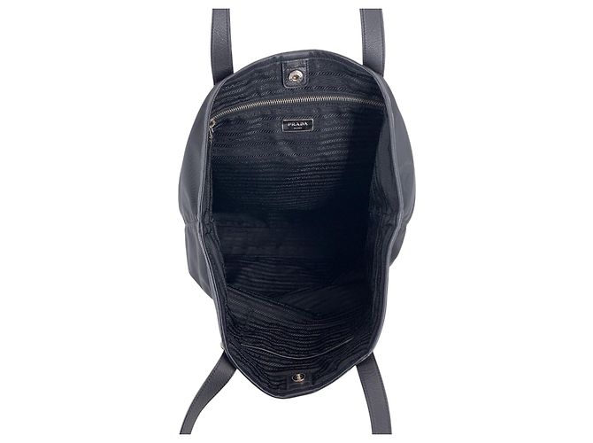 Prada Black Nylon Tote Shopper Bag mit Lederbesatz und silberner Hardware - Ansicht 5