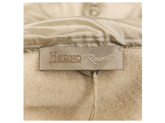 Autre Marque Cappotto Poncho in Lana e Cashmere Herno A-Shape - vista 12