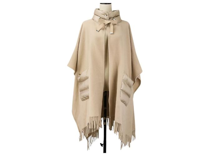 Autre Marque Cappotto Poncho in Lana e Cashmere Herno A-Shape - vista 2