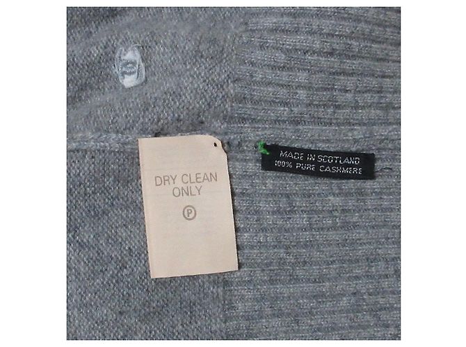 Cardigan de cachemira Chanel con botones Camélia - vista 7