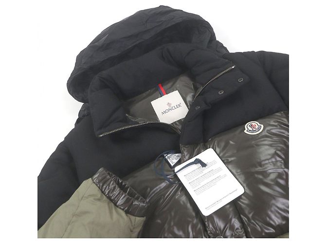 Moncler Aveillan Giubbotto Down Jacket - vista 3