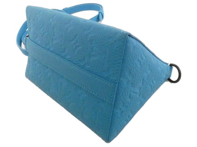 Bolsa de ombro Louis Vuitton Triyon Monogram Triangle em couro de bezerro - vista 2