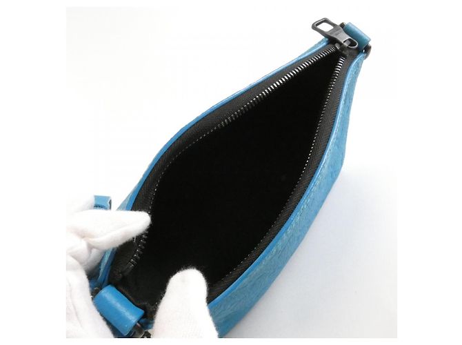 Bolsa de ombro Louis Vuitton Triyon Monogram Triangle em couro de bezerro - vista 5