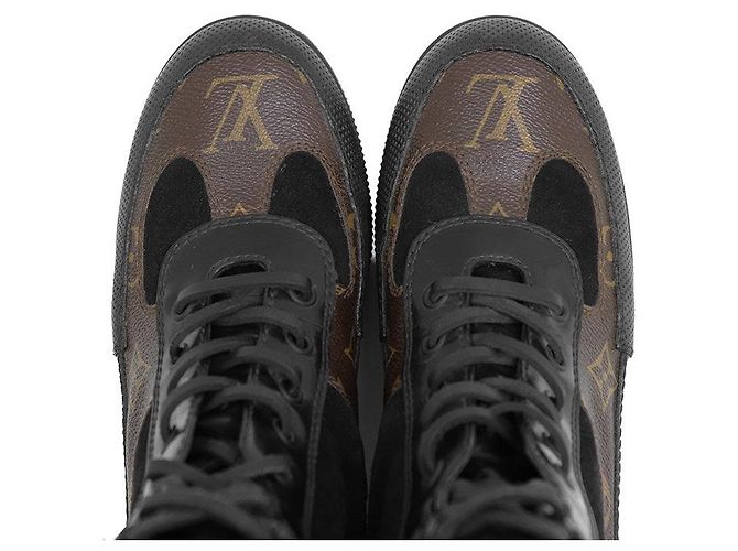 Louis Vuitton Laureate Monogram Platform Boots - view 14