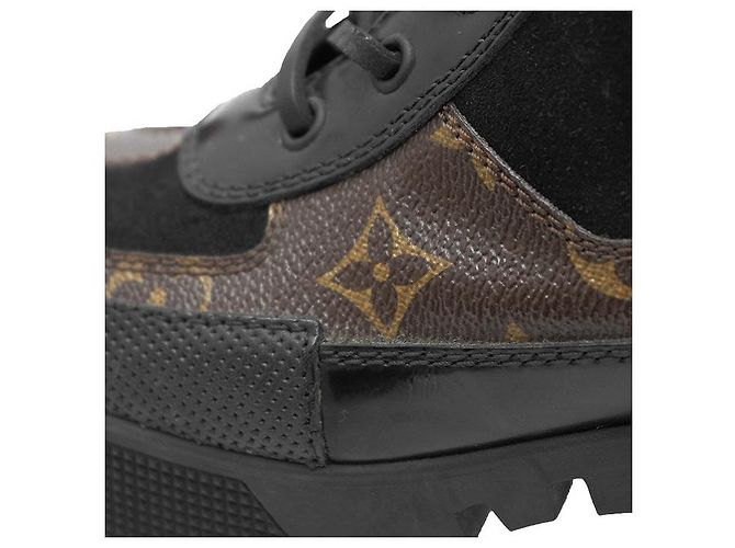 Louis Vuitton Laureate Monogram Platform Boots - view 5