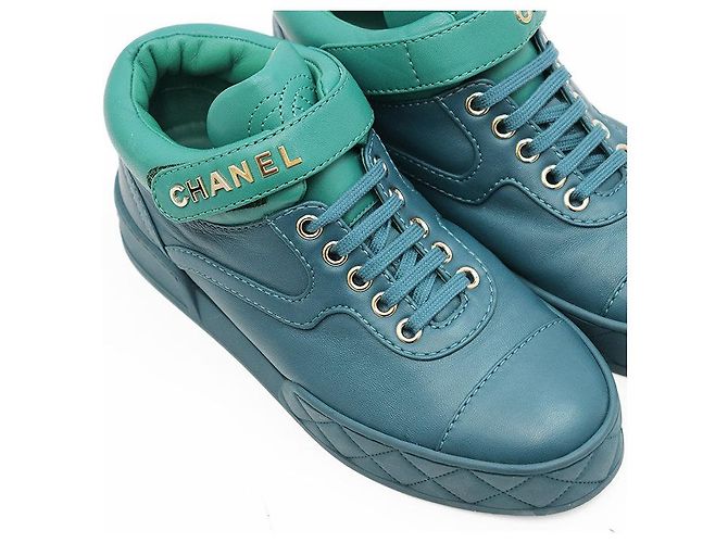 CHANEL Mid Cut Sneaker aus Leder - Ansicht 12