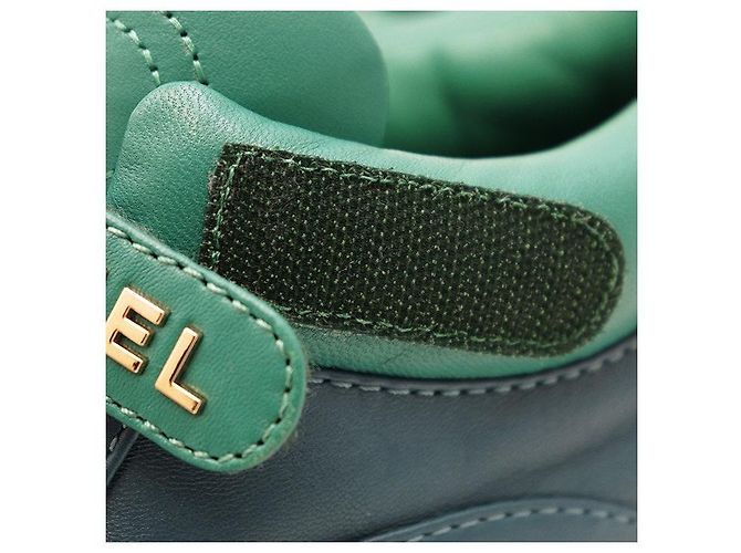 CHANEL Mid Cut Sneaker aus Leder - Ansicht 15