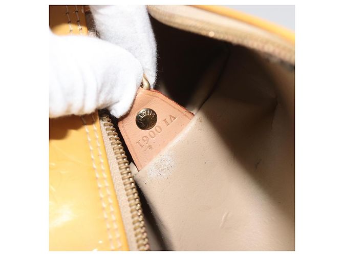 LOUIS VUITTON Monogram Vernis Bedford Hand Bag Beige M91006 LV - vista 12