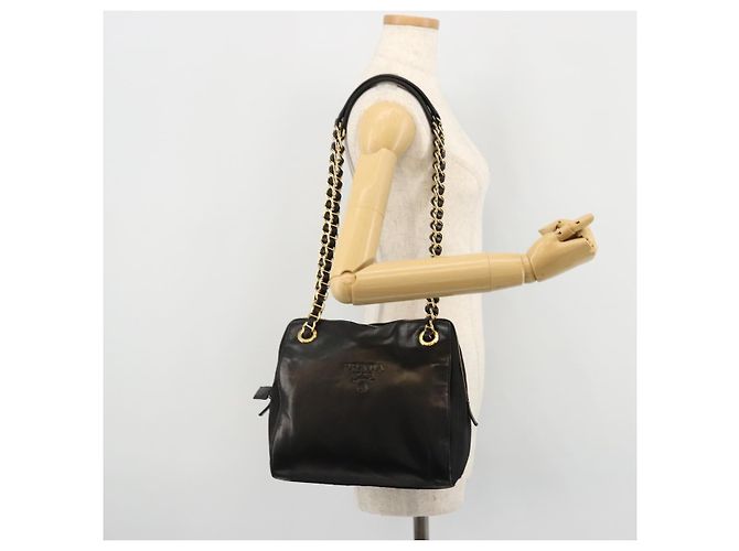 PRADA Bolsa de ombro com corrente em couro preto e dourado - vista 12