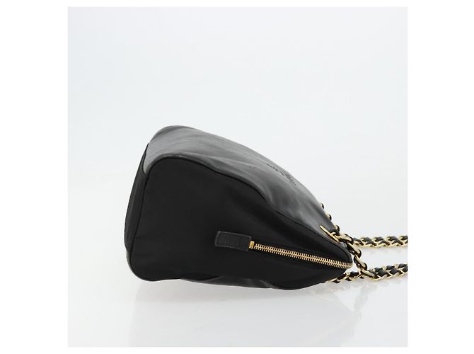 PRADA Bolsa de ombro com corrente em couro preto e dourado - vista 3