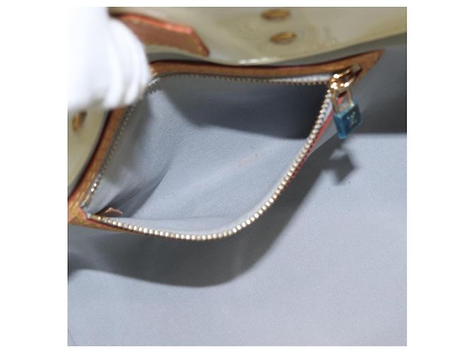 LOUIS VUITTON Monogram Vernis Reade PM Hand Bag Perle M91336 LV - vista 22