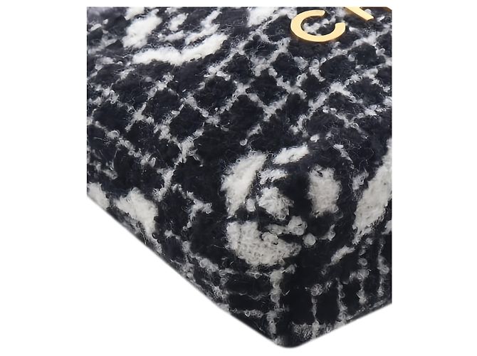 Borsa Chanel Black Mini Cashmere Camellia 22 - vista 10