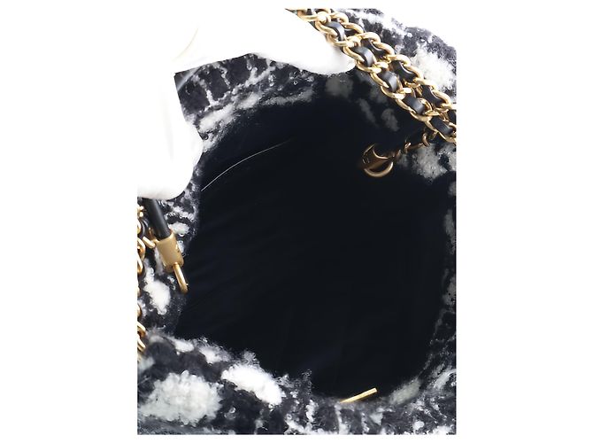Borsa Chanel Black Mini Cashmere Camellia 22 - vista 4