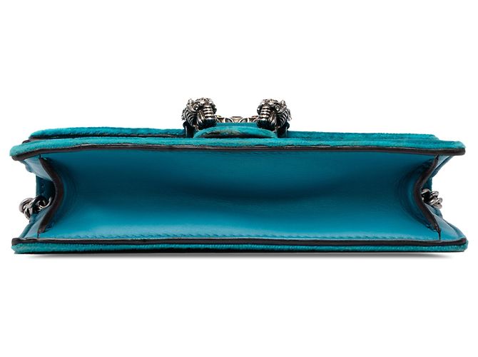 Gucci Mini Dionysus Crossbody in velluto blu - vista 3
