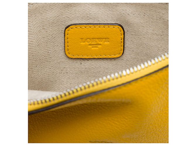 Pochette da polso LOEWE in pelle gialla con logo - vista 5